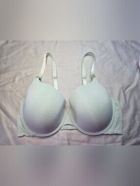 Victoria's Decret Everyday T-Shirt Bra in Light Green Size 38D